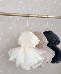 即納 mellow puff sleeve tulle rompers
