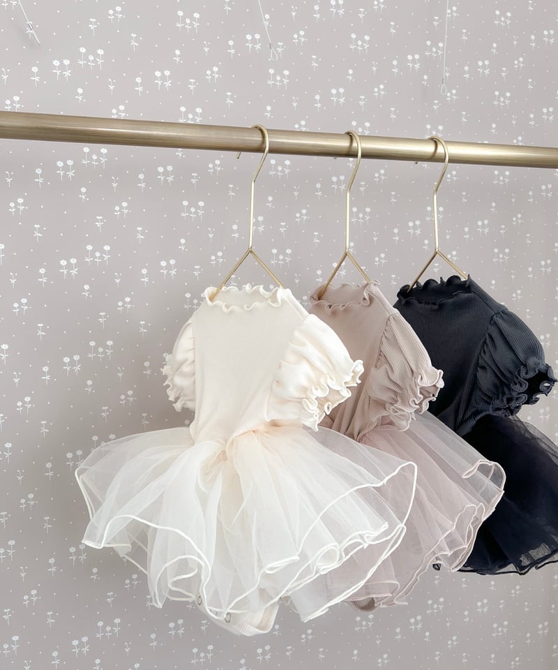即納 mellow puff sleeve tulle rompers | alli.
