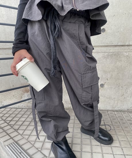 即納cargo pants