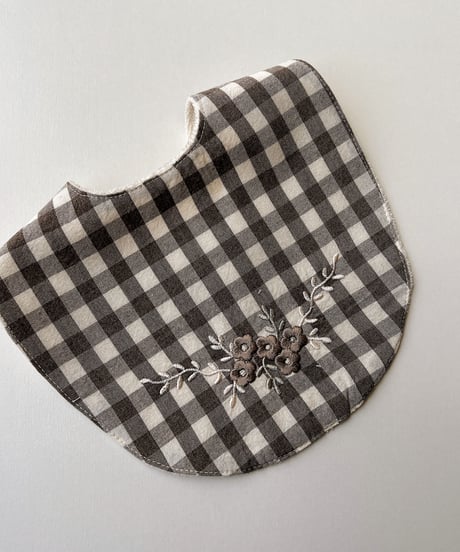 即納plaid flower bib