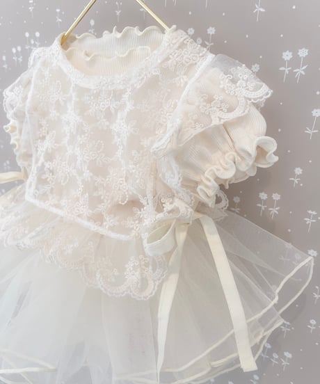 即納 mellow puff sleeve tulle rompers