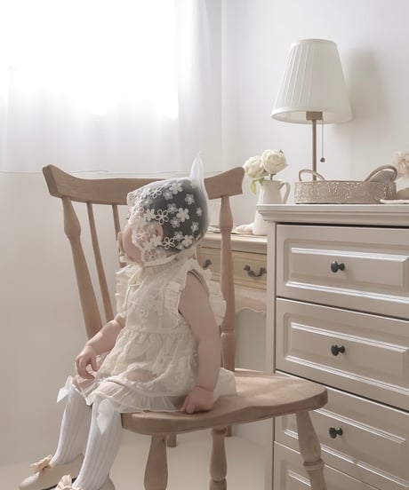 即納petit flower lace bonnet
