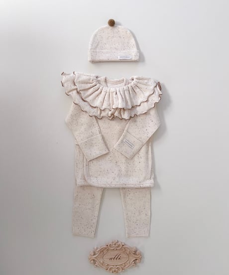 即納 marble frill bib