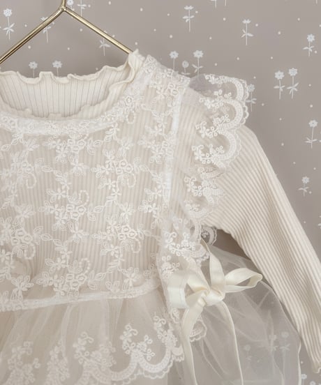即納Lace ruffle vest
