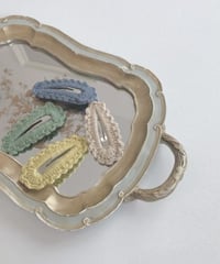 wool lace pin