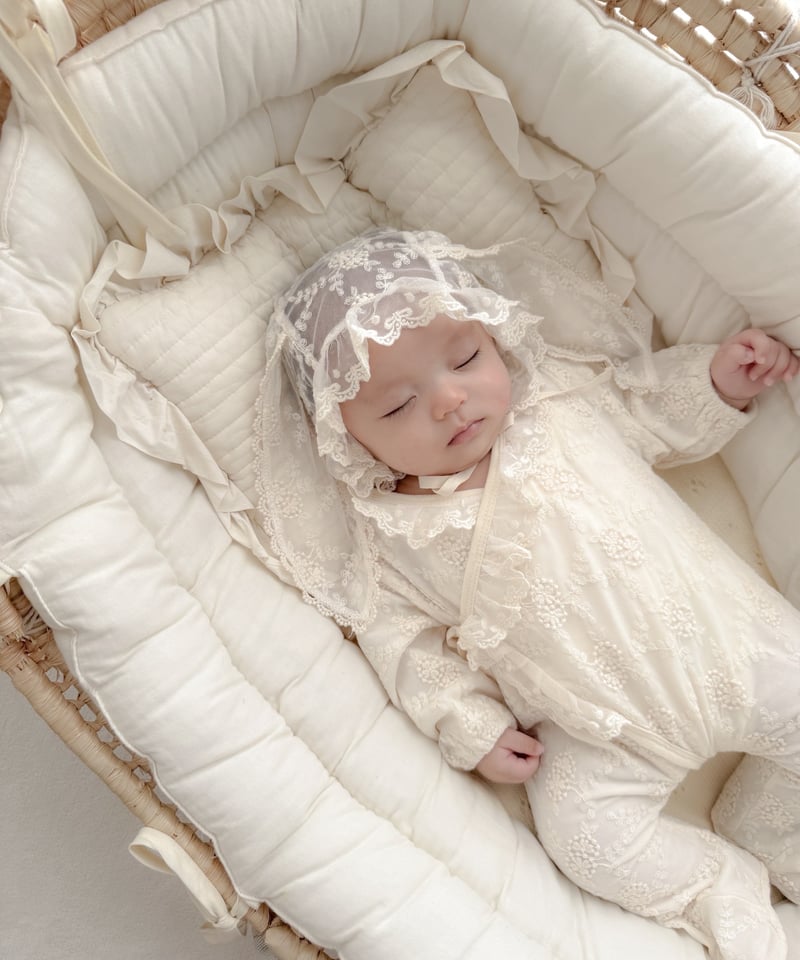 むぎ様【美品】monbebe ロンパースとボンネット2セット むぎ様【美品】monbebe ロンパースとボンネット2セット H1043