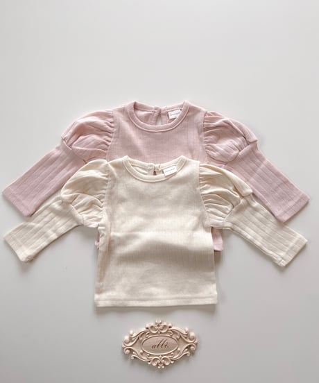 即納eyelet puff sleeve tops