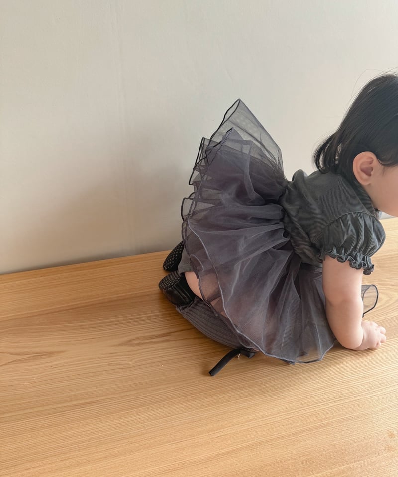 即納 mellow puff sleeve tulle rompers | alli.