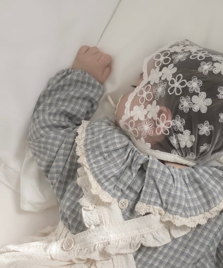即納petit flower lace bonnet