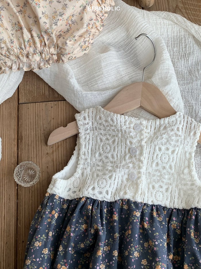 一部即納 Crochet Flower Rompers | alli.