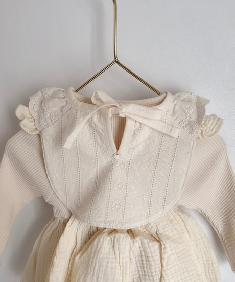 即納back ribbon  frill lace bib