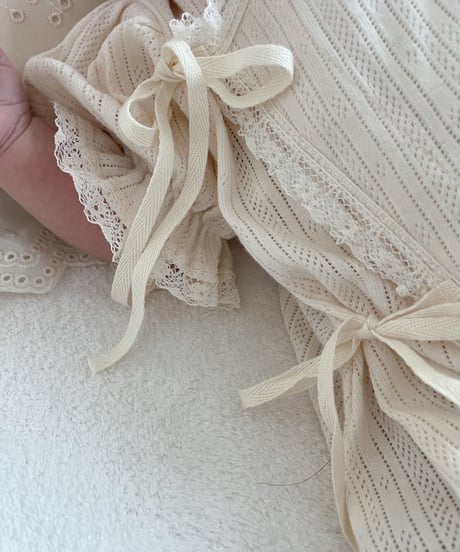 即納monbebe Eyelet glory suit