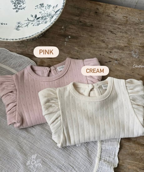 即納eyelet puff sleeve tops