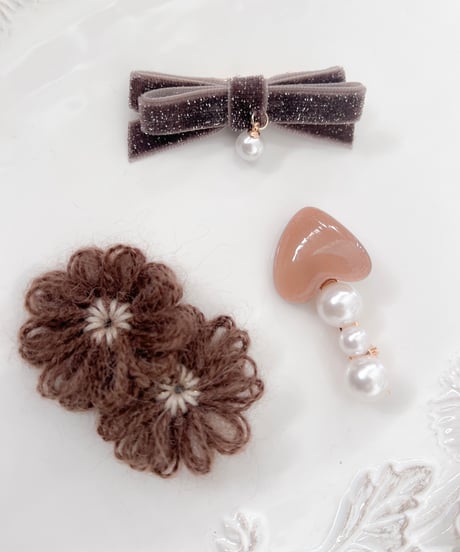 即納Fluffy Flower & Pearl Winter Clip Set