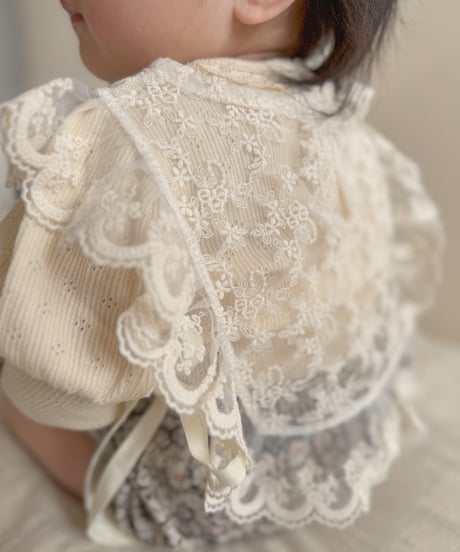 即納Lace ruffle vest
