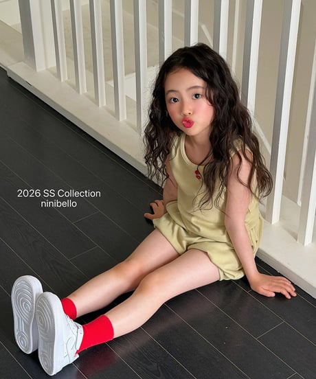 予約ninibello Tomato Button Sleeveless Top