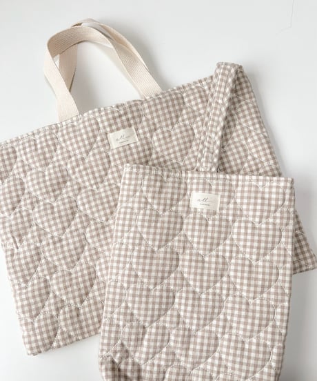 即納Heart quilting shoes bag