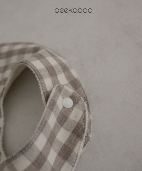 即納plaid flower bib