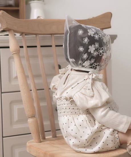 即納petit flower lace bonnet