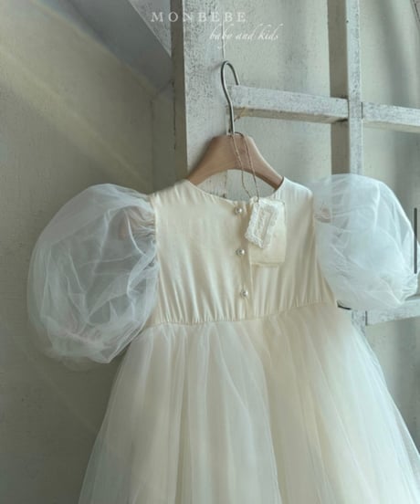 即納monbebe puff sleeve tulle dress