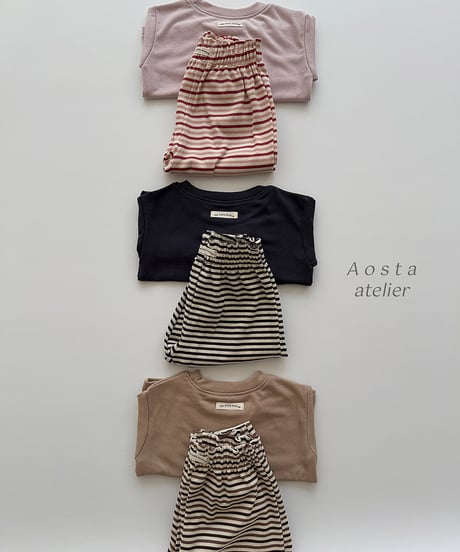 即納aosta Essential tee