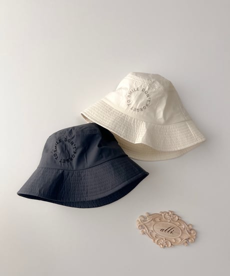即納circle logo bucket hat