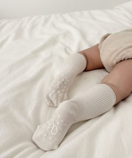 即納nuance beige  socks set