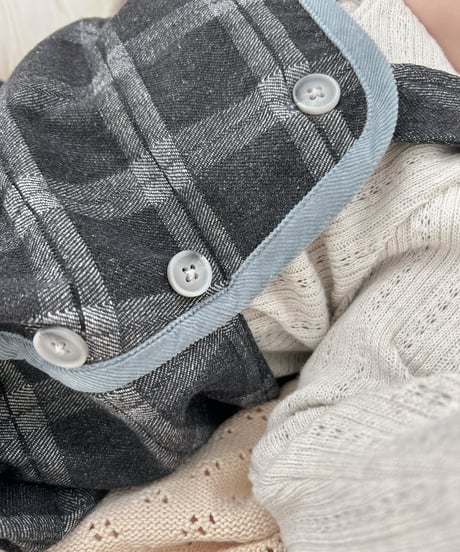 即納bebe holic Blue check suspender suit