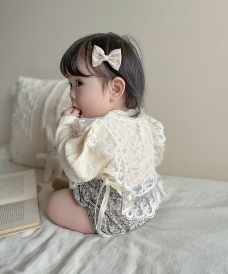 即納Lace ruffle vest