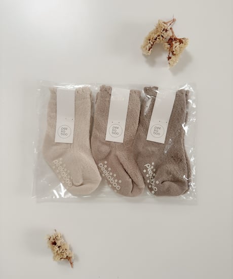 即納eyelet socks set