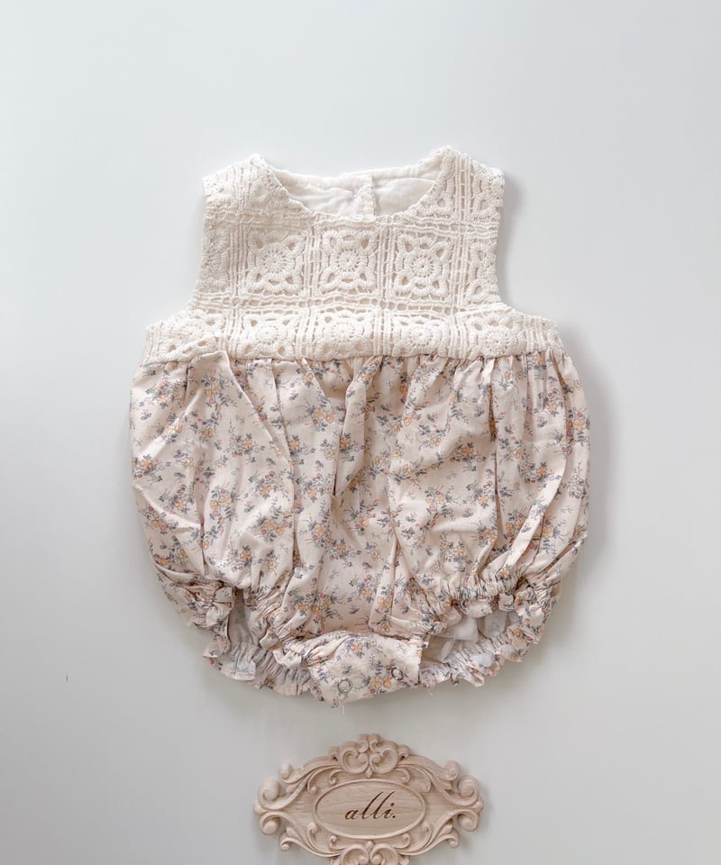 り*ご様 【未使用タグ付き】SOFT LACE FLOWER ROMPERS ブ 一部即納 Crochet Flower Rompers | alli.