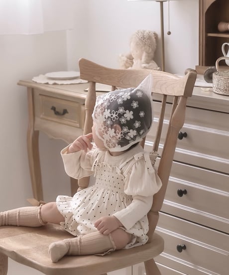 即納petit flower lace bonnet