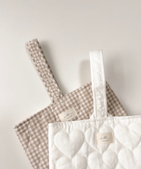 即納Heart quilting shoes bag
