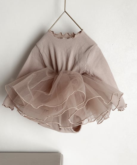 即納volume tulle rompers