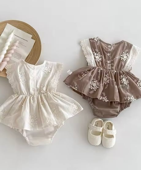 即納embroidery flower frill rompers