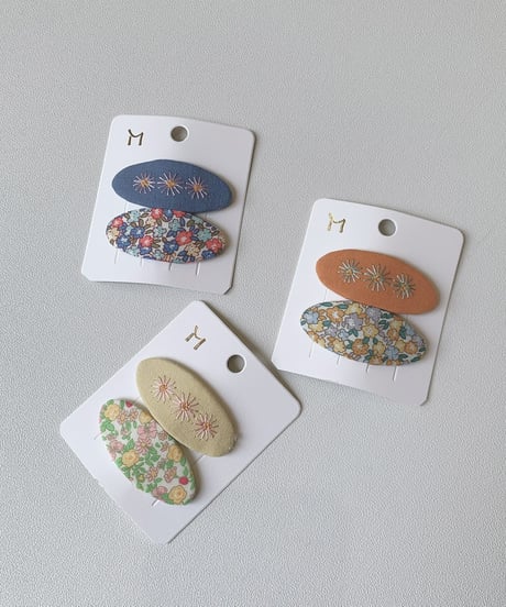 即納liberty×embroidery flower pin set.