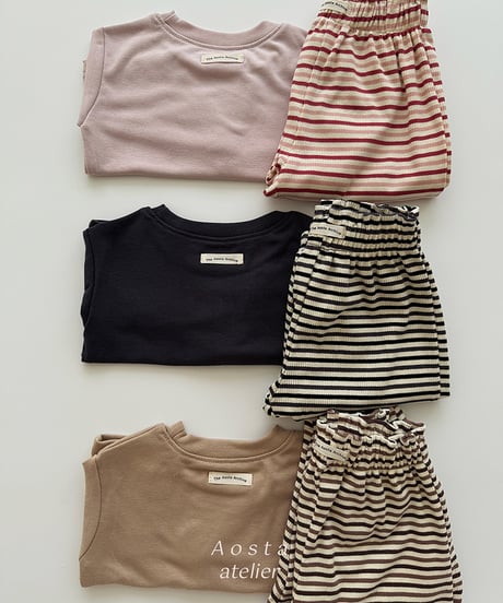 即納aosta Essential tee