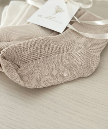 即納nuance beige  socks set