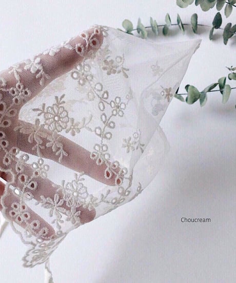 即納petit flower lace bonnet