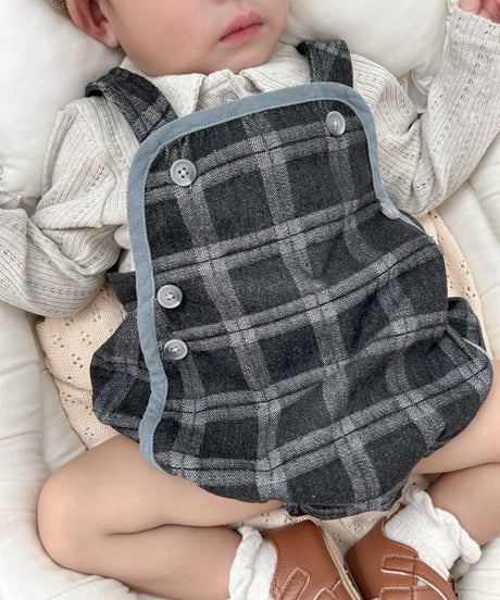 即納bebe holic Blue check suspender suit