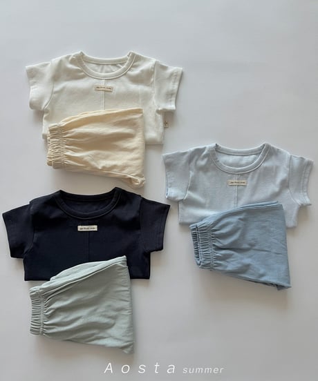即納aosta necessary tee