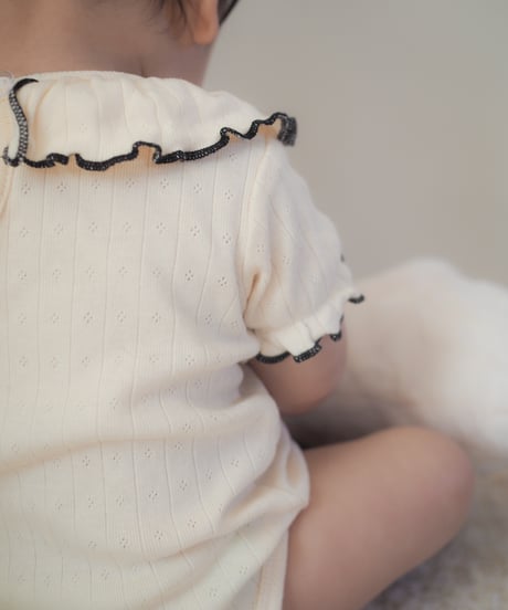 即納Ruffle Collar Eyelet body suit