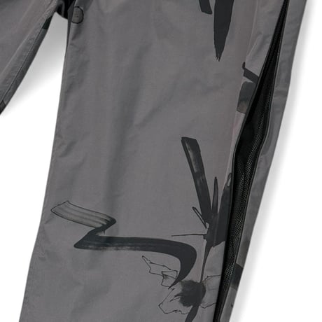 RUTSUBO "さむばでべるでい DRY TECH PANTS (RUTSUBO×JUN INOUE)"