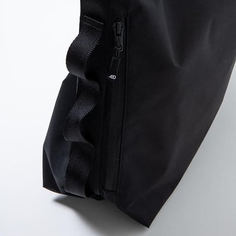430 "LYR BIG BOAT SHOULDER BAG"