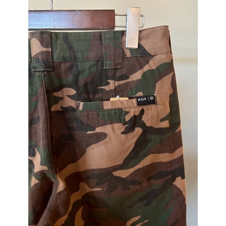 HUF WORLDWIDE "CAMOUFLAGE SHORTS"