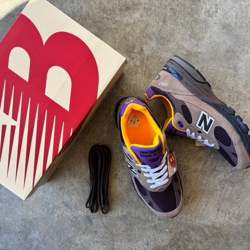 NEW BALANCE 
