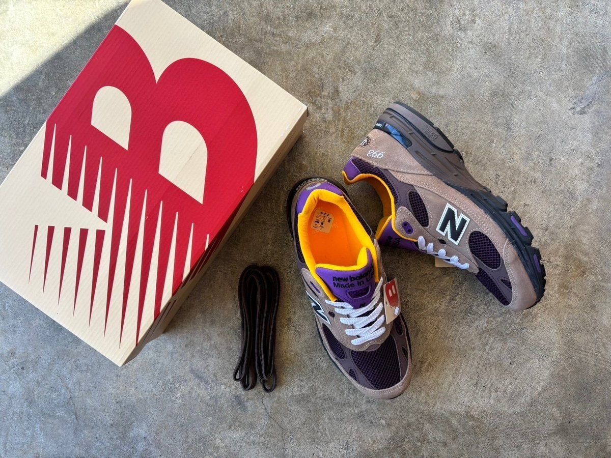 NEW BALANCE 