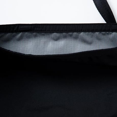 430 "LYR ROLL SHOULDER BAG"