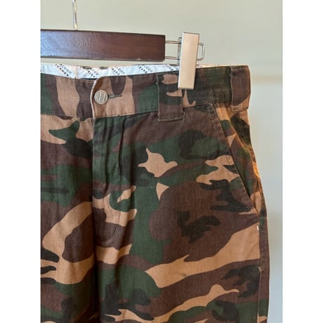 HUF WORLDWIDE "CAMOUFLAGE SHORTS"
