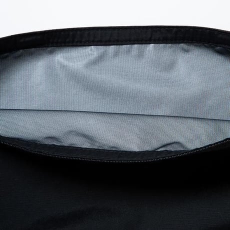 430 "LYR ROLL SHOULDER BAG"
